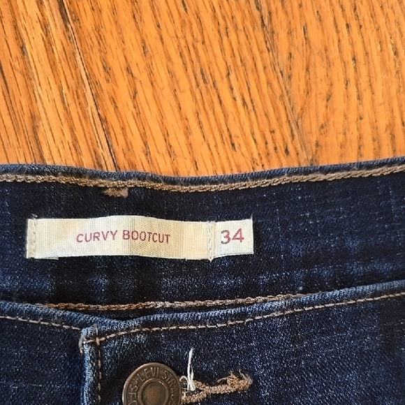 Levi's Indigo Women's Straight Leg Jeans 34/32 - Picture 2 of 4